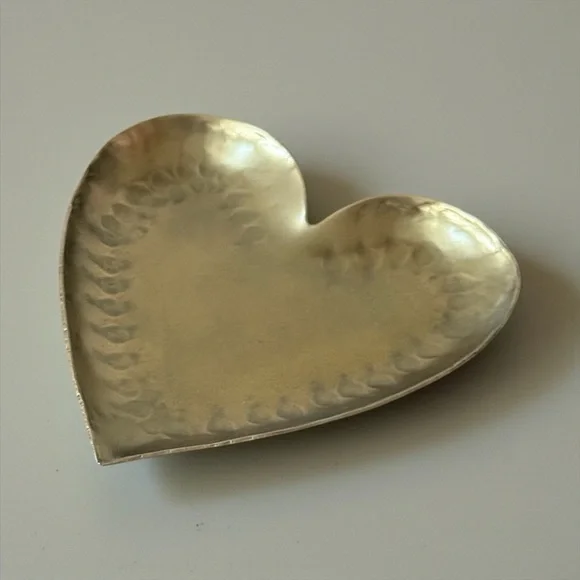NWT Brass Heart-Shaped Decorative Trinket Dish! NEW! - Picture 2 of 4